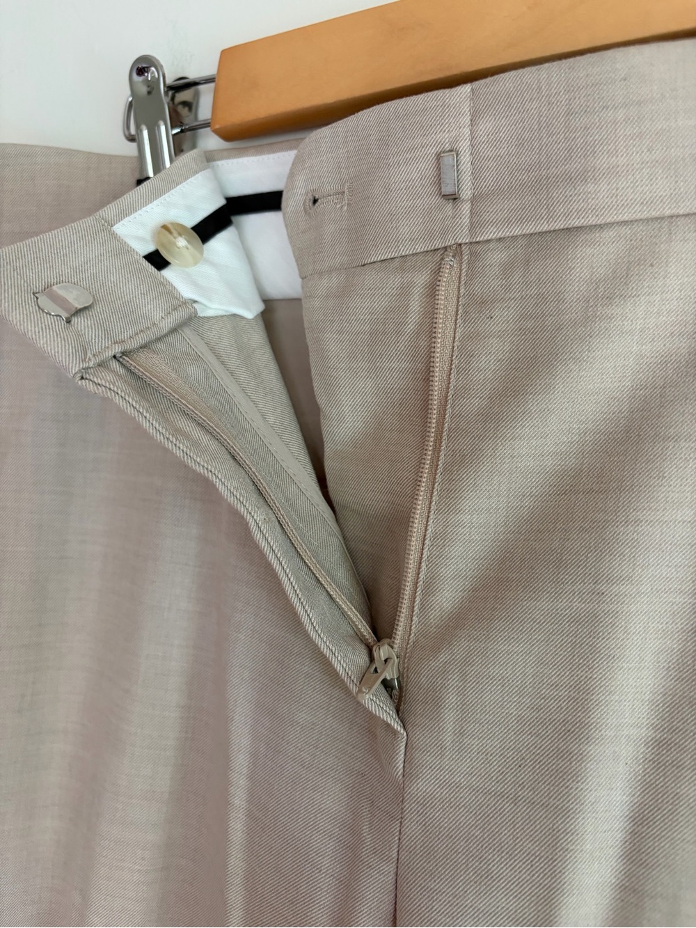 Ann Taylor The Sophia Beige Straight Leg Trousers Size 10 - Picture 3 of 6